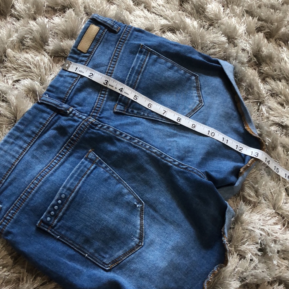 BLANKNYC Jean Shorts 28 - Picture 9 of 9